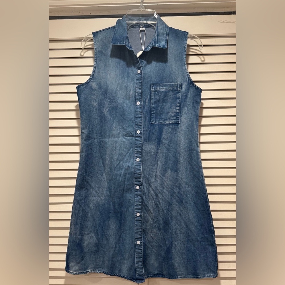 Made with Love—M, Blue Sleeveless Denim/Chambray Button Down Shirt Dress